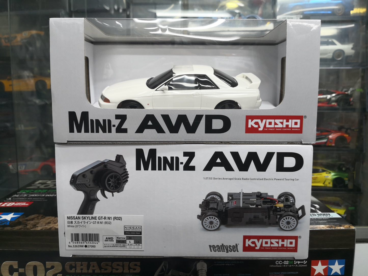 Kyosho MINI-Z AWD NISSAN SKYLINE GT-R NISMO (R32) WHITE Readyset RTR 32639W